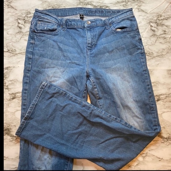 GAP Mid Rise Straight Leg Jeans Size 14 Medium Wash Stretch Denim Classic Fit - Picture 7 of 7